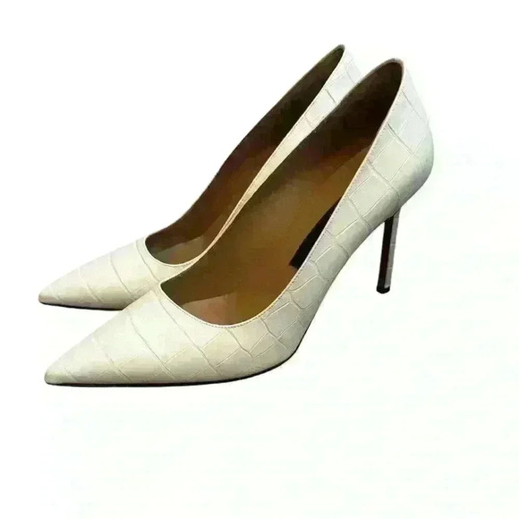 Shoes - Via Spiga Nikole Pointed Toe Pumps Size 10M